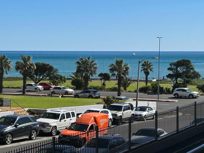 1 Bedroom Property for Sale in Sea Point Western Cape